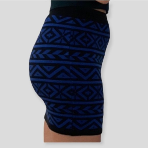 Knit Skirt• Size S• Black/Blue•Geometric Knit Skirt by F21 - Picture 4 of 13